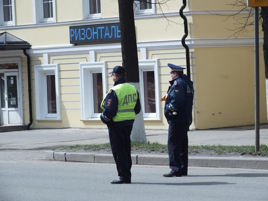 Полицейским разрешат вскрывать автомобили