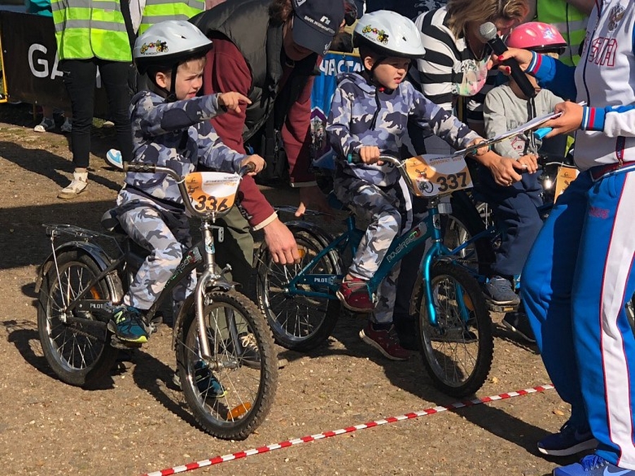 Детский велофестиваль собрал в Гатчине 500 юных спортсменов