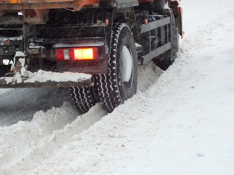  Гатчинцы жалуются губернатору на неубранный снег: 