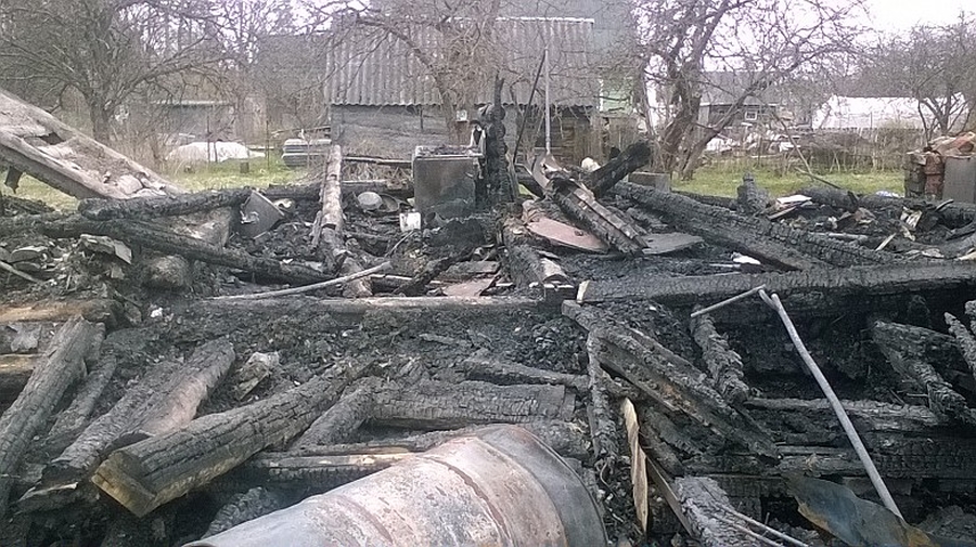За день в Гатчинском районе сгорели дом, дача и 3 хозпостройки