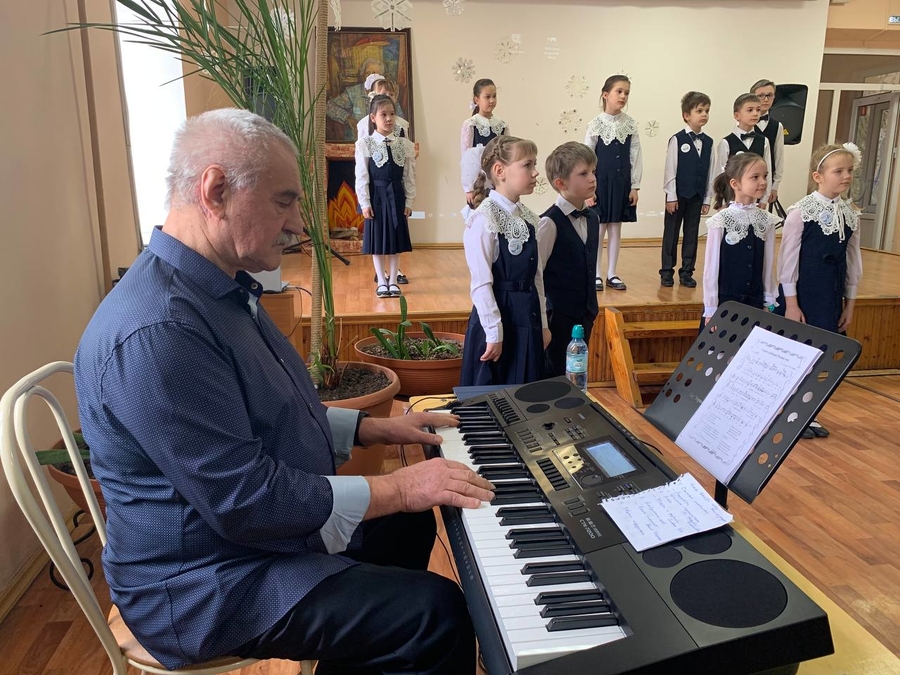 Музыкальная семья Огородновых рассказала свою историю школярам 