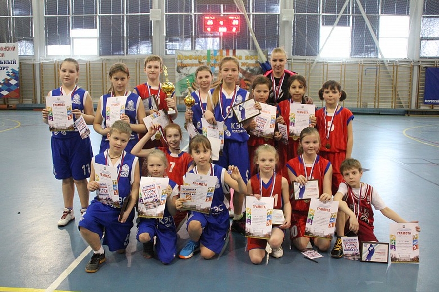 Баскетболисты Гатчинской ДЮСШ №2 отметили День рождение своей спортшколы