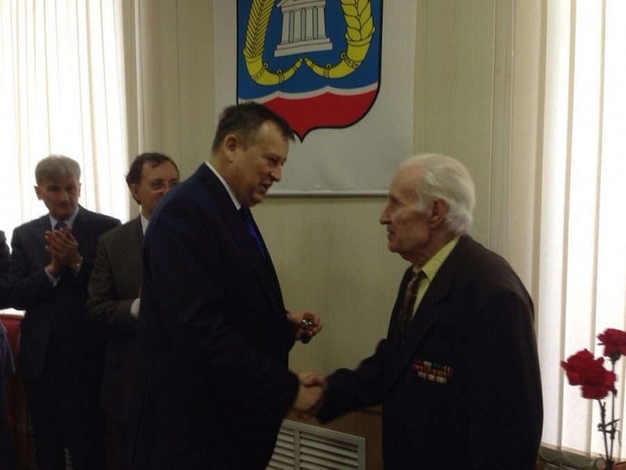 Губернатор Ленобласти встретился с ветеранами Гатчинского района