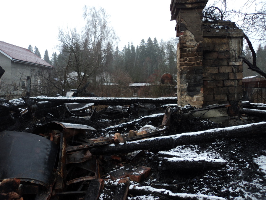 Дюжина пожаров: на неделе в Гатчинском районе горели дома, квартиры, бани и автомобили