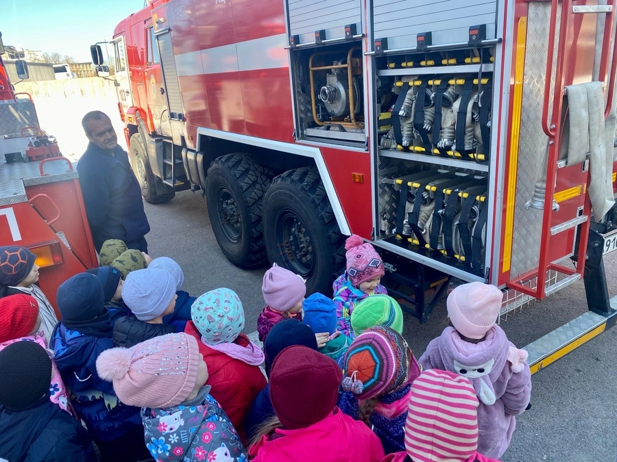  Маленькие жители Пудомяг побывали на экскурсии в пожарной части