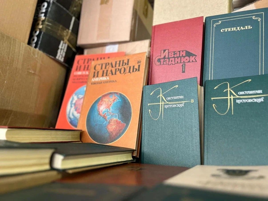 Ленобласть отправит книги в Центральную библиотеку Енакиево