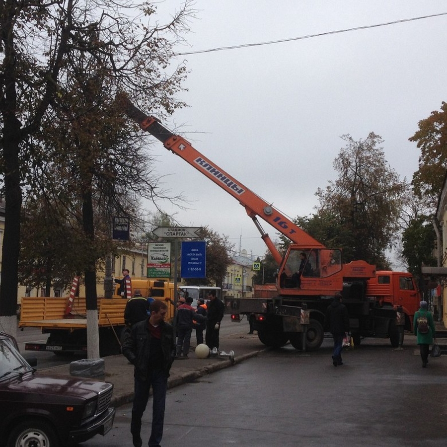 Гатчинская Служба Новостей — Сегодня на проспекте 25 Октября начались работы  по обустройству автобусных карманов