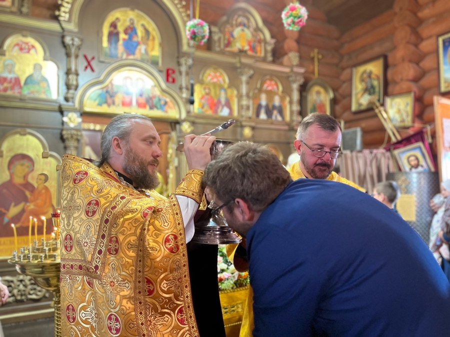 Храм святого равноапостольного князя Владимира в Коммунаре отметил престольный праздник