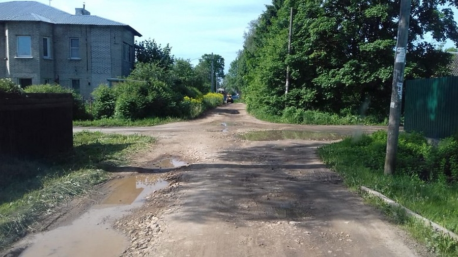 В Таицком поселении активно ремонтируют дороги