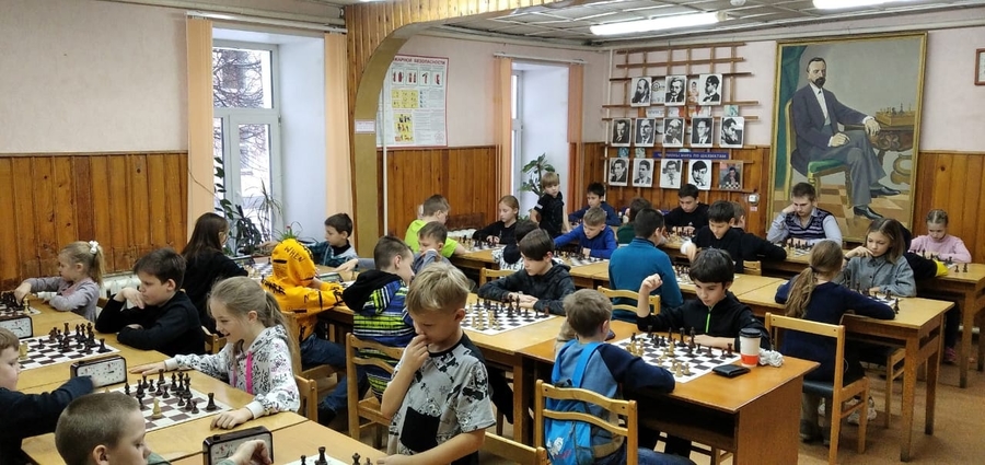 Юные шахматисты сразились в Гатчине 
