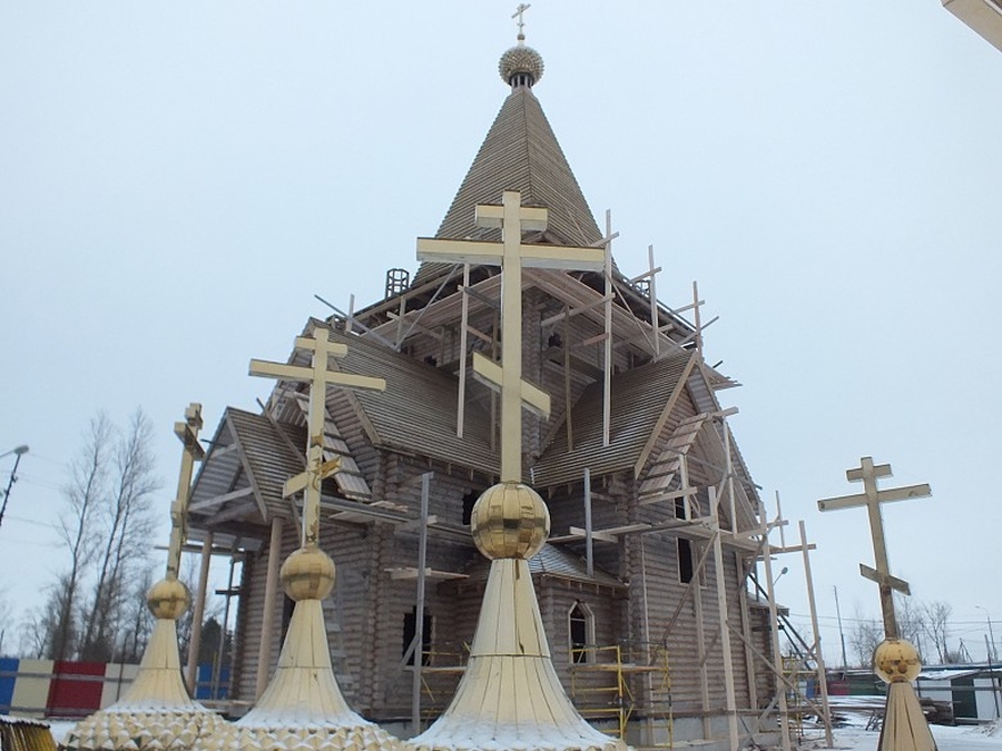 В Гатчине, на въезде в город, продолжается строительство храма святителя Митрофана Воронежского