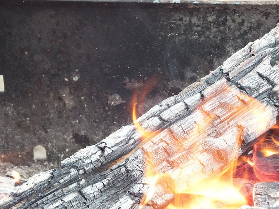 В Гатчинском районе горели нефтепродукты