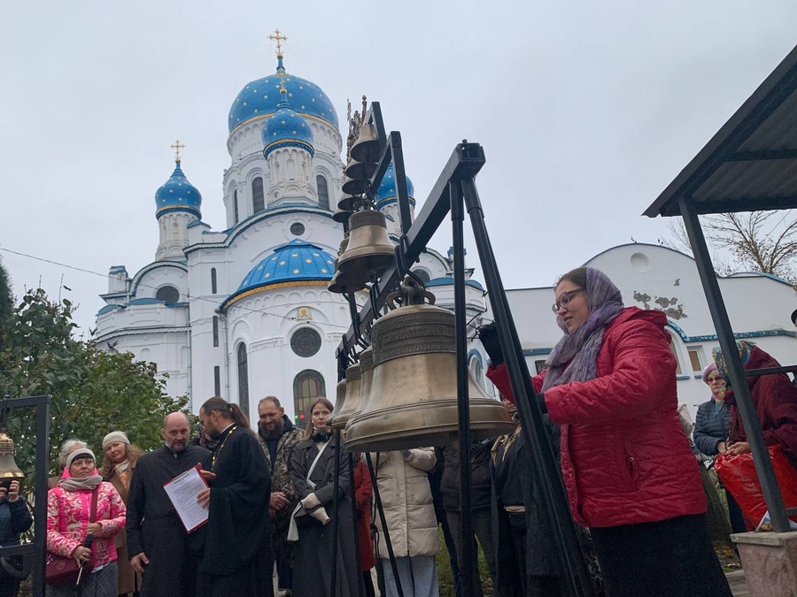 Звонари и певчие погрузили Гатчину в «Истоки»