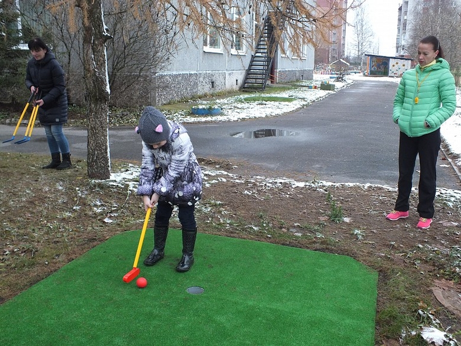 Гатчинский детсад №31 - первый и единственный в России открыл гольф-площадку