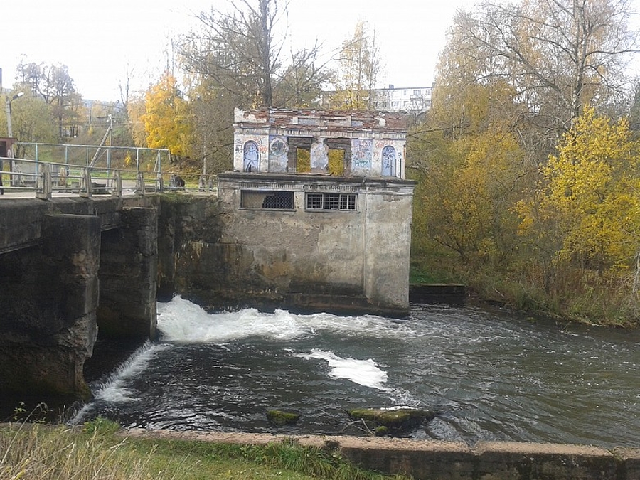 В Гатчинском районе завершается  1-й этап ремонта гидротехнических сооружений на Оредеже