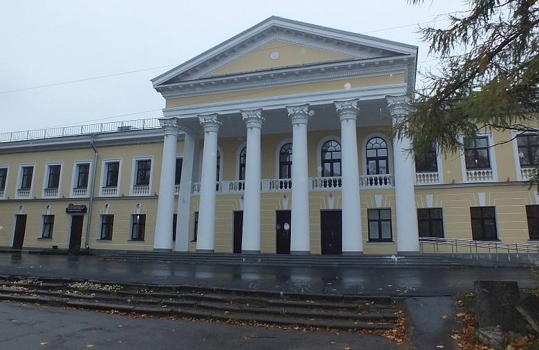 Дом культуры Гатчина. Гатчинский городской дом культуры. Зал ДК Гатчина. Гатчина ДК театр.