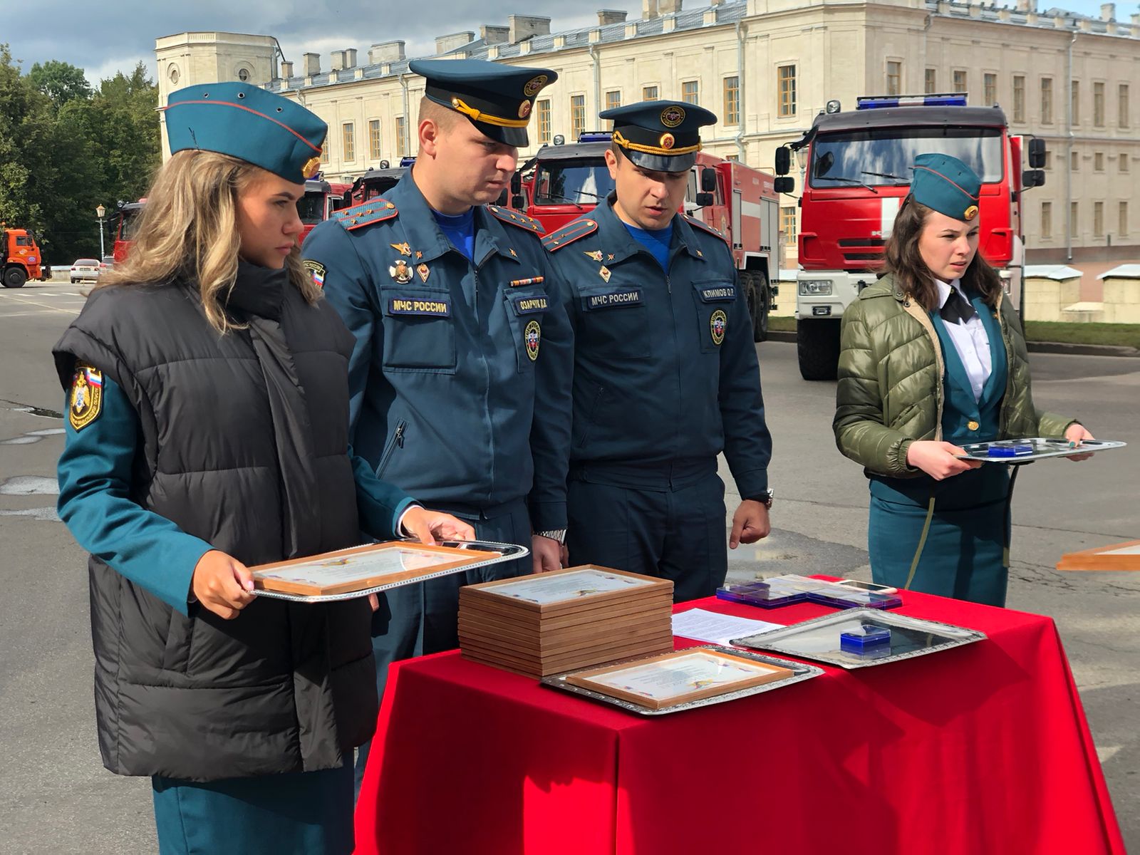 Гатчинская Служба Новостей — Гатчинские спасатели получили новую спецтехнику