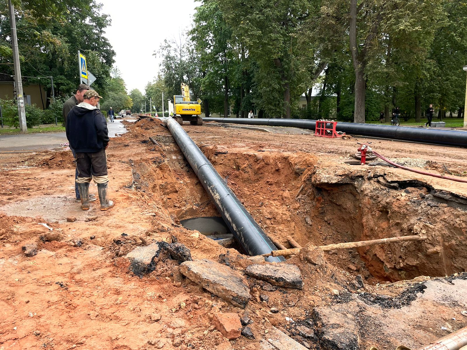 Гатчинская Служба Новостей — Ремонт магистрального водопровода на улице  Радищева: очередной этап