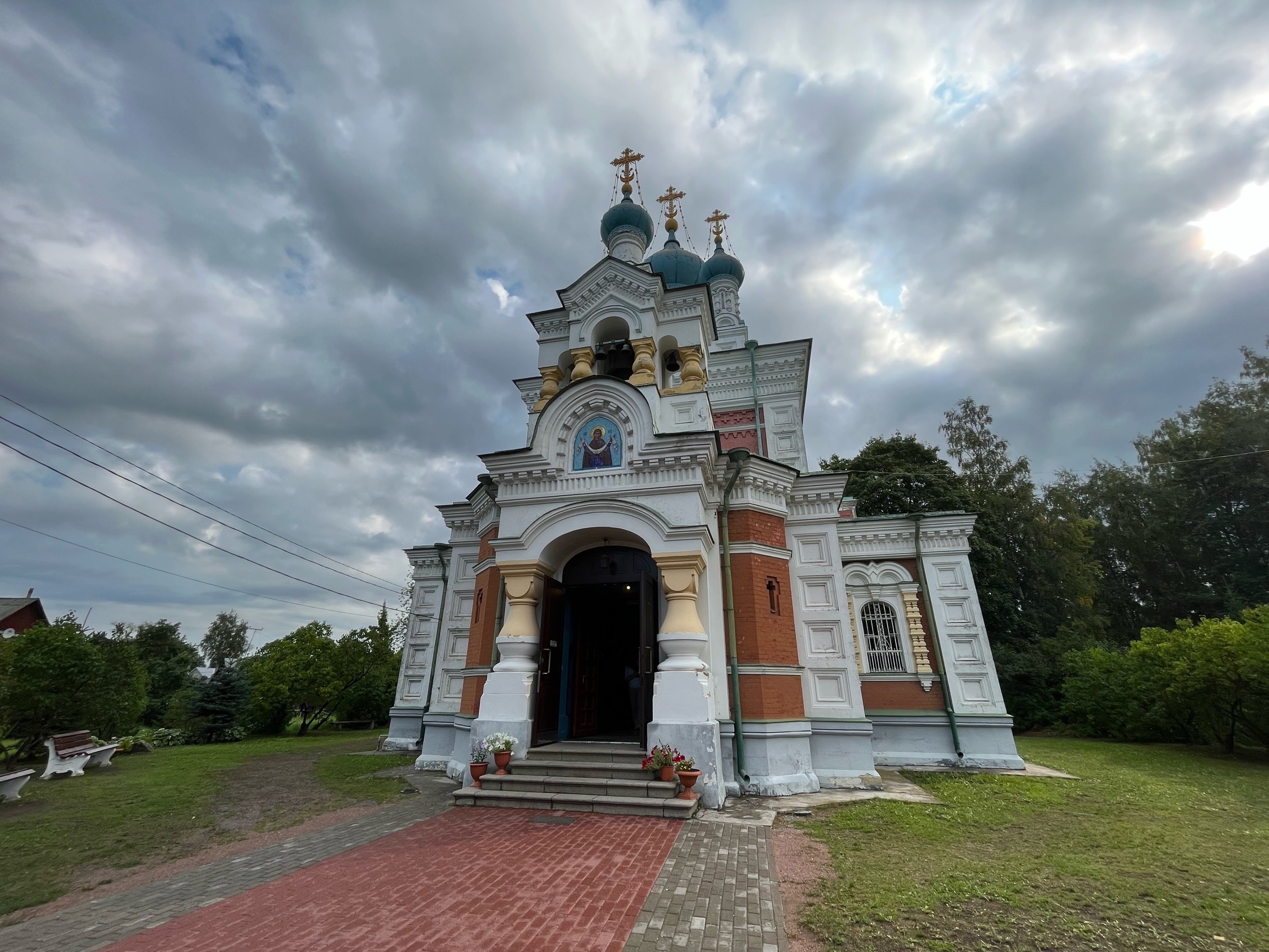 В Мариенбургский Покровский храм вернулась икона Божией Матери «Всецарица»  | 04.09.2023 | Гатчина - БезФормата