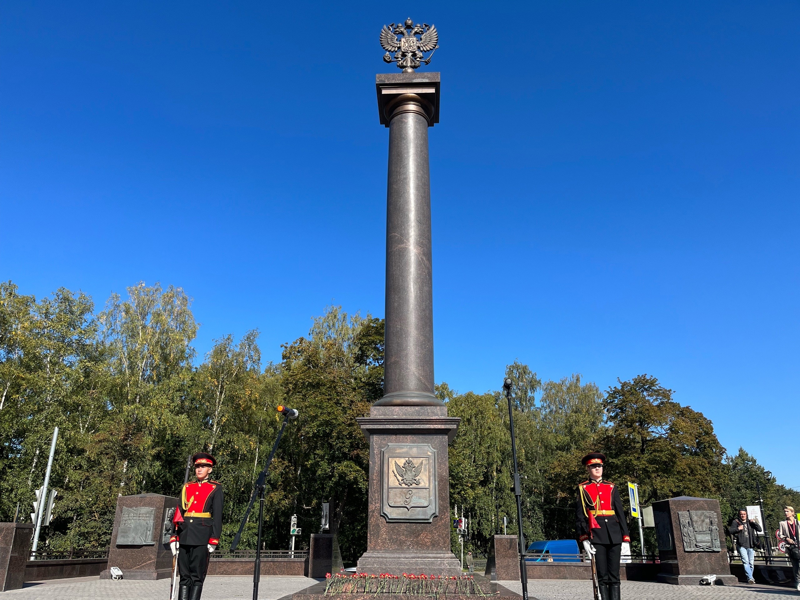 Гатчина столица ленинградской. Козельск город воинской славы. Столица Ленинградская.