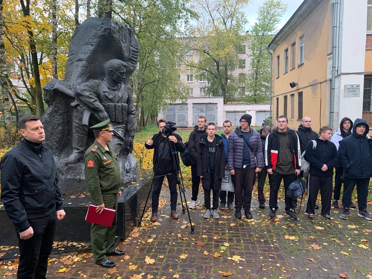 Гатчинская Служба Новостей — Осенний призыв стартовал в Гатчинском районе