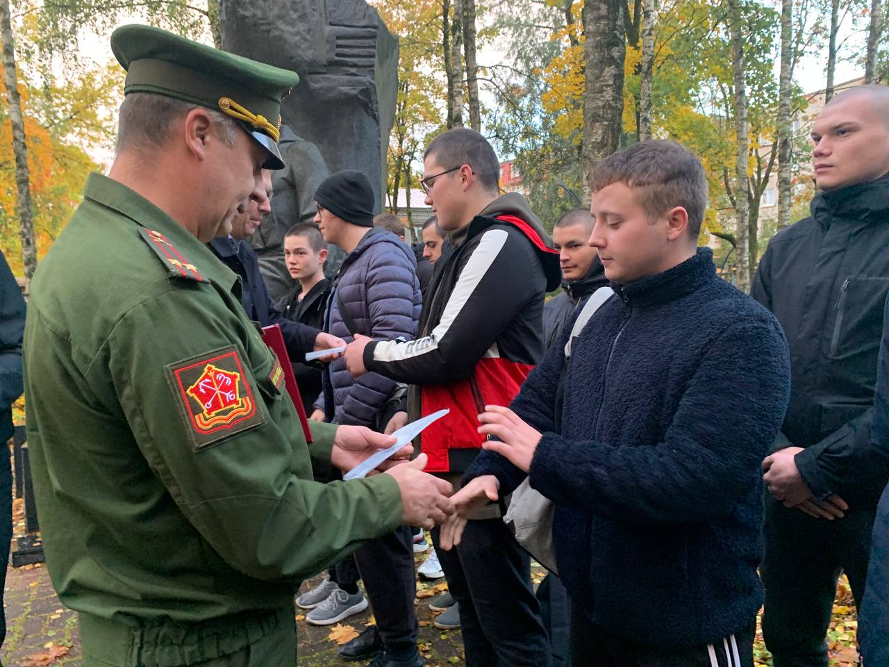 Гатчинская Служба Новостей — Осенний призыв стартовал в Гатчинском районе