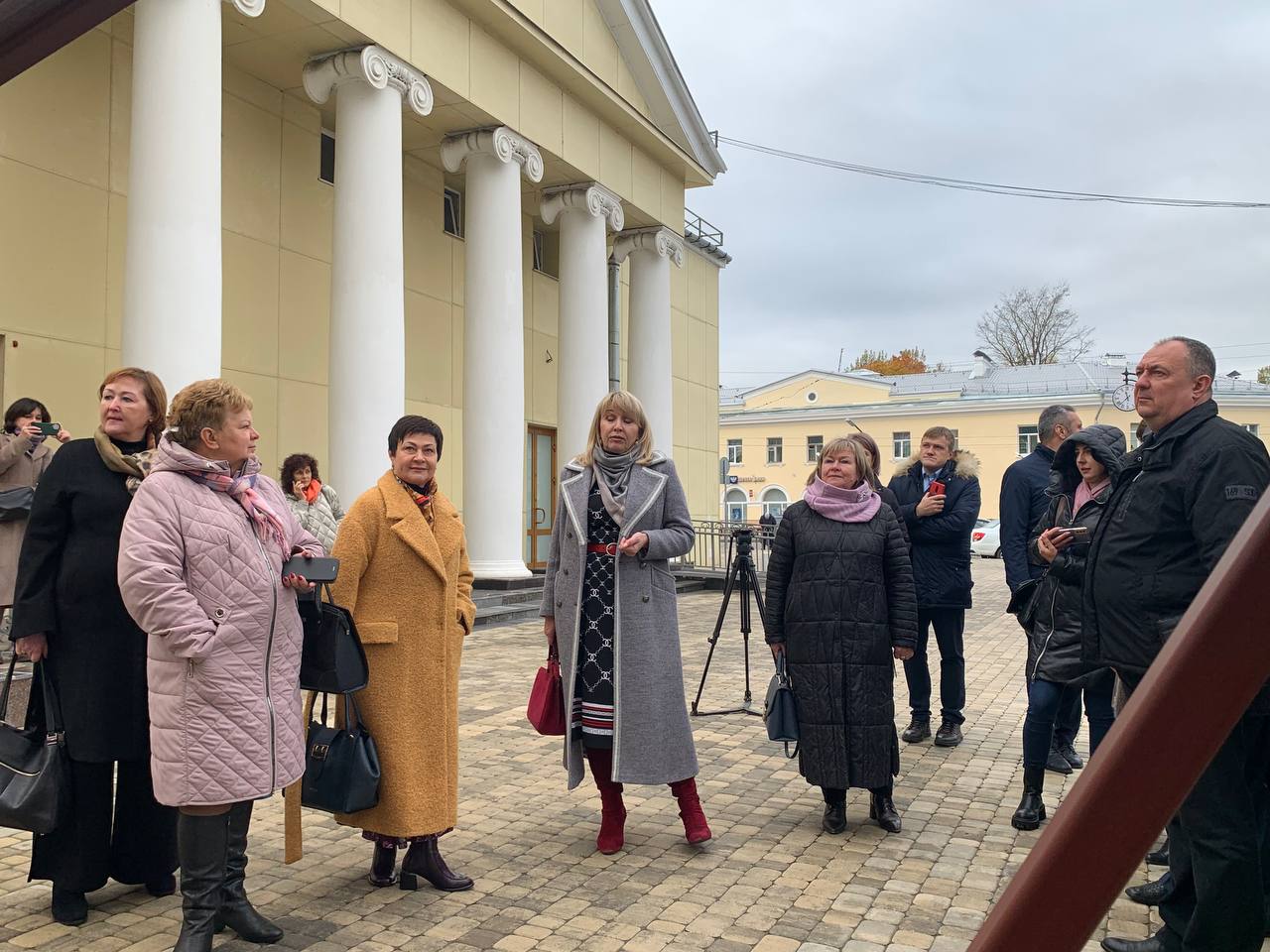 Гатчинская Служба Новостей — Главы поселений Гатчинского района оценили  преображение Коммунара