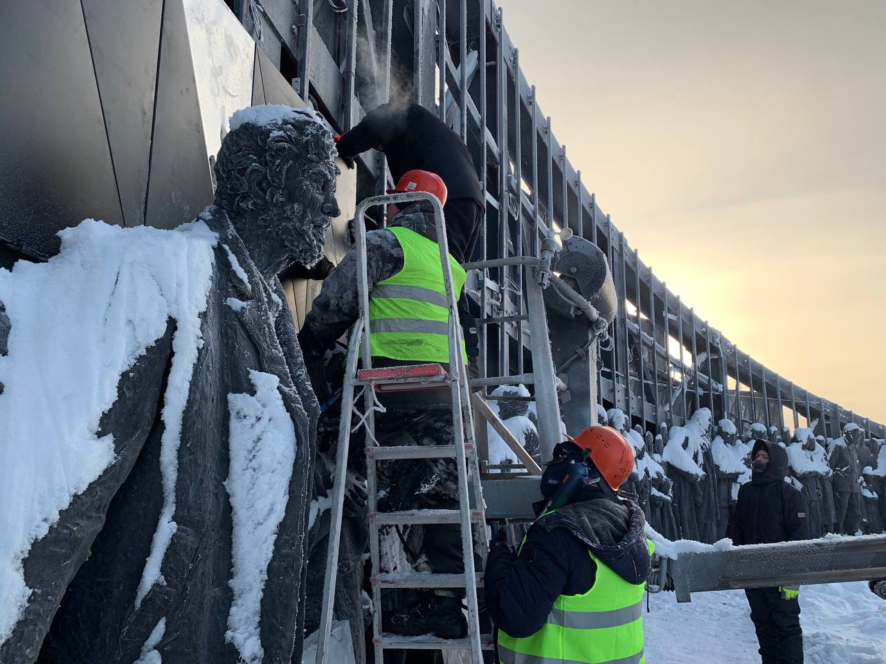 Строительство мемориала в Зайцево идёт по графику | 06.12.2023 | Гатчина -  БезФормата