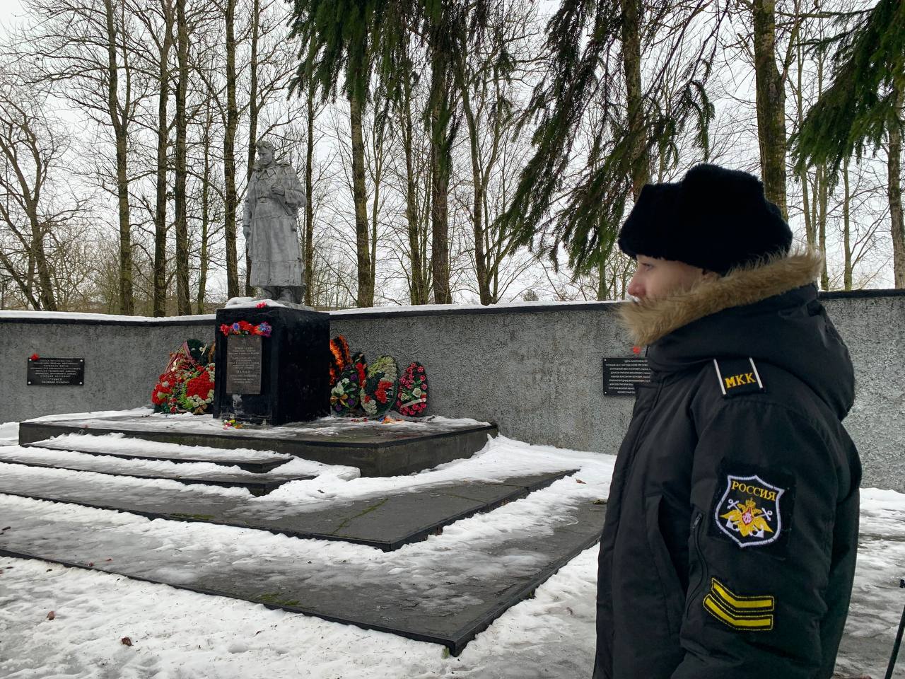 Гатчинская Служба Новостей — Гатчинский дворец молодежи провёл юбилейный  автопробег по местам боевой славы