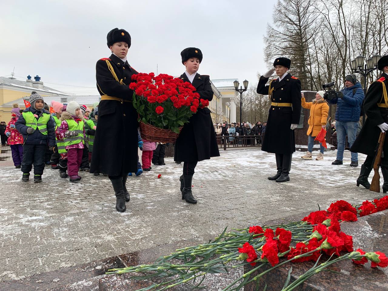 Гатчинская Служба Новостей — Гатчина отметила 80-летие освобождения города  от немецкой оккупации