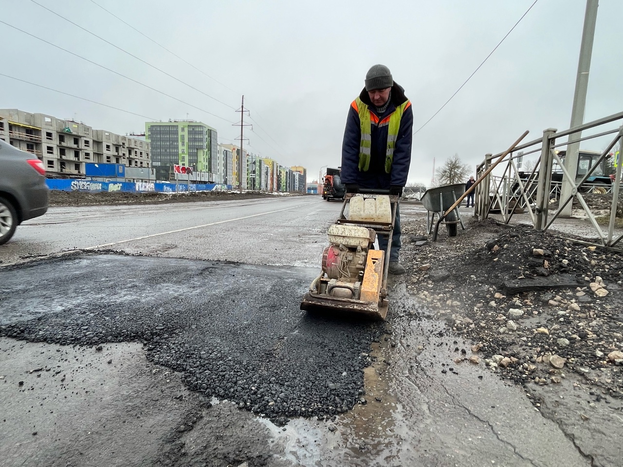 Гатчинская Служба Новостей — На дороги Гатчины вышел рециклер