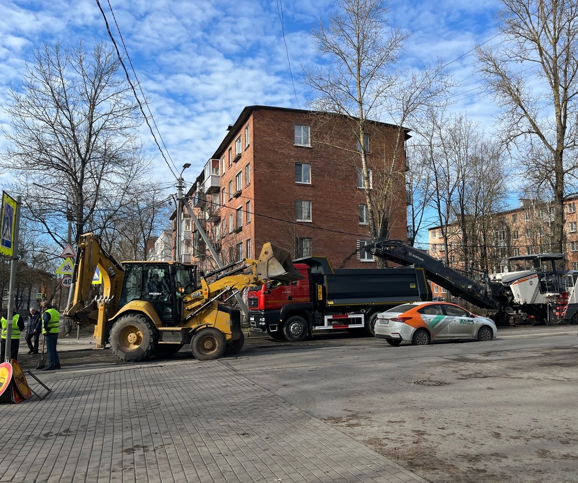 В Гатчине стартовали дорожные работы | 09.04.2024 | Гатчина - БезФормата