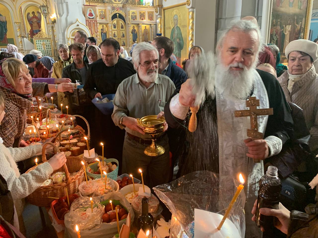 Гатчинцы встретили Светлое Христово Воскресение | 06.05.2024 | Гатчина -  БезФормата