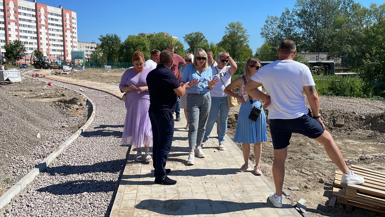 Коммунар заметно преобразится за лето | 27.06.2024 | Гатчина - БезФормата