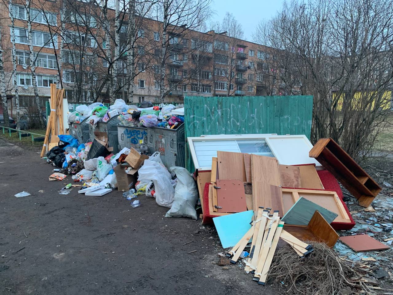 Гатчинская Служба Новостей — В Ленобласти могут появиться спецплощадки для  складирования крупногабаритного мусора