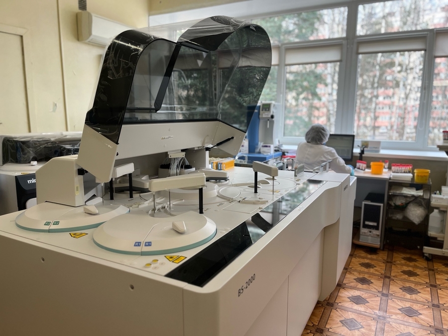 Первый в России биохимический аппарат для анализа крови появился в Гатчине